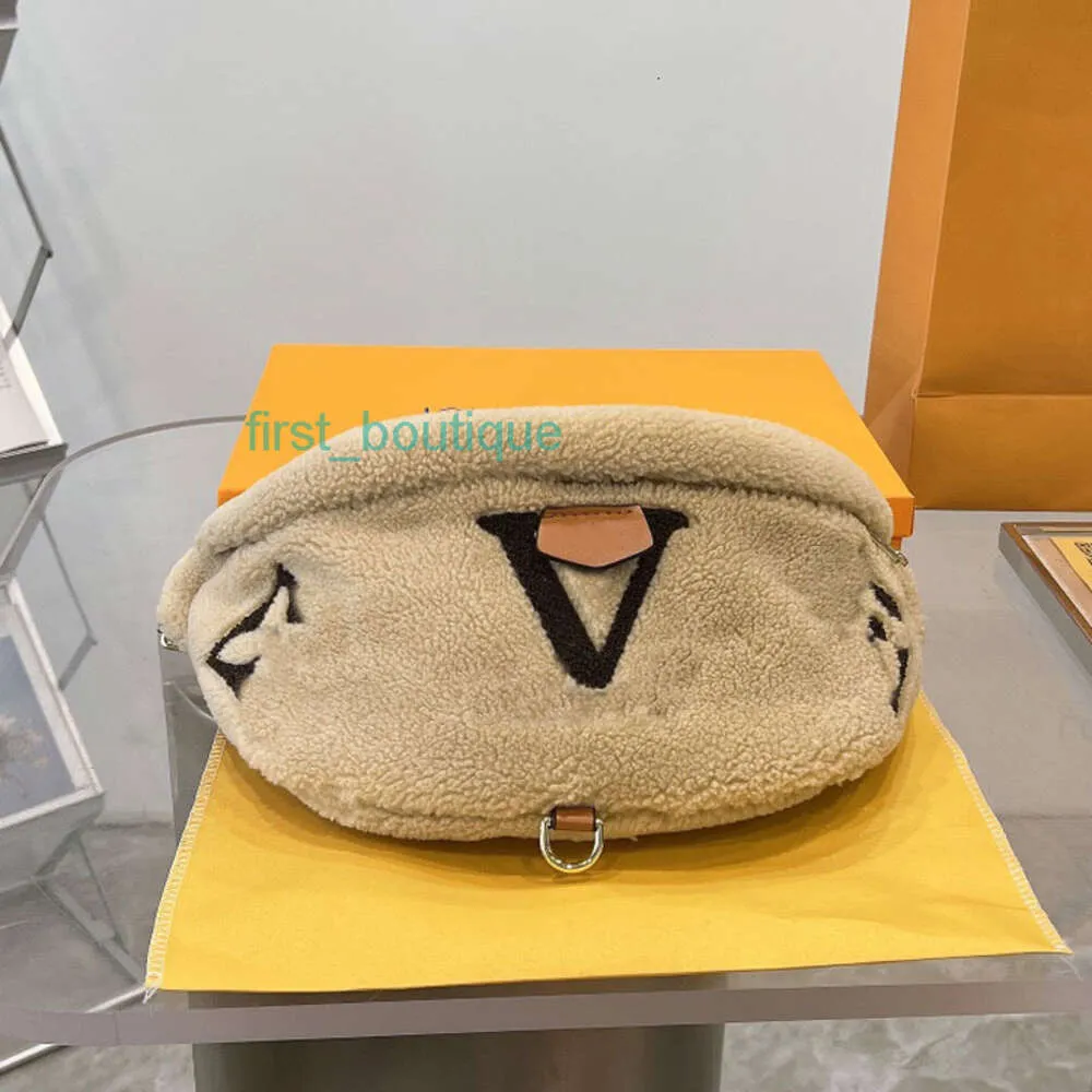 2024 Vrouwen Winter Teddy Schoudertas Mode Heren Crossbody Chestpack Fuzzy Tassen Pluizige Bumbag Luxe Designer Portemonnees