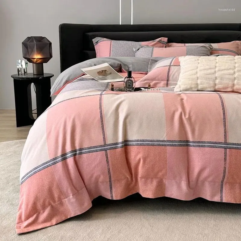 Set di biancheria da letto Stile letterario Nordico Tutto cotone opaco Set di quattro pezzi Copripiumino caldo e addensato puro Plaid a righe all'ingrosso