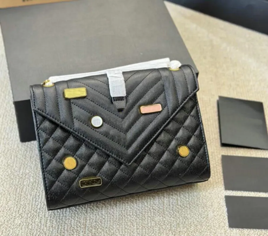 Wołowa torba projektantka Women Crossbody Bag Wysokiej jakości torba na ramię w kawiaru skórzana moda Złota łańcuch Flip Messenger Bag luksusowa torebka