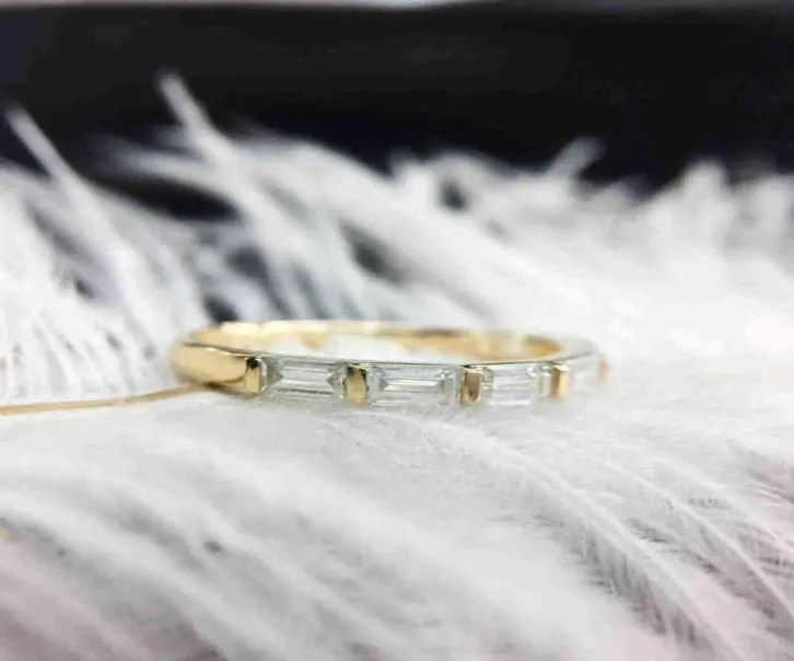 Lab Grown Diamond 07CTW Baguette Cut Moissanite Wedding Band Solid 14k Yellow Gold DF Color utmärkt snitt för kvinnor x2202142939539