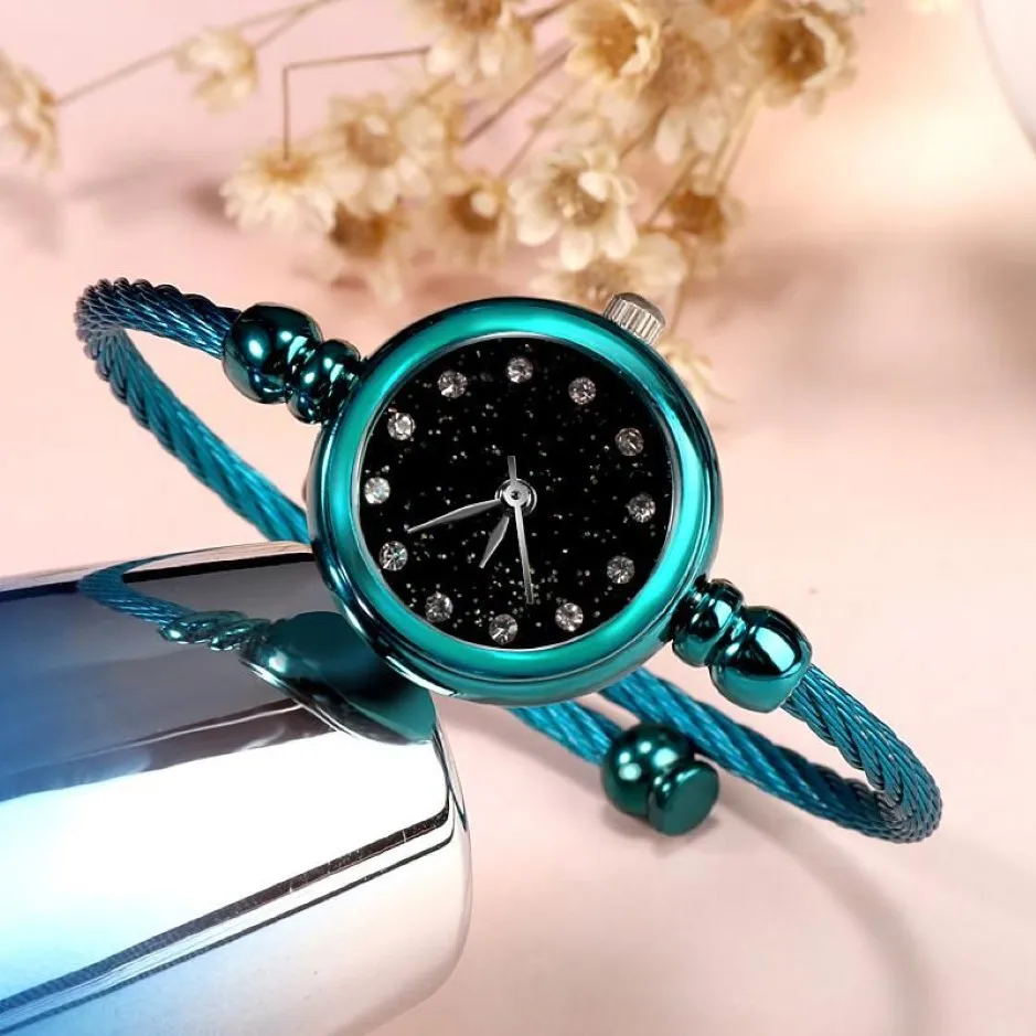 Titta på Women Watches Luxury Quartz Wristwatch Woman rostfritt stålklänning Small Bangle Armband Ladies Wristwatches252m