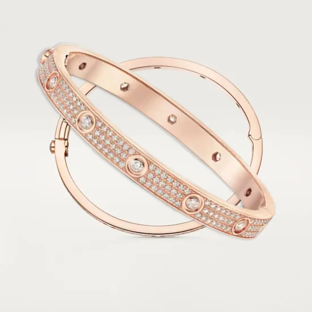 Designers senaste rekommendation för högkvalitativa 18K Rose Gold Love Series -armband, set med runda ljusa diamanter