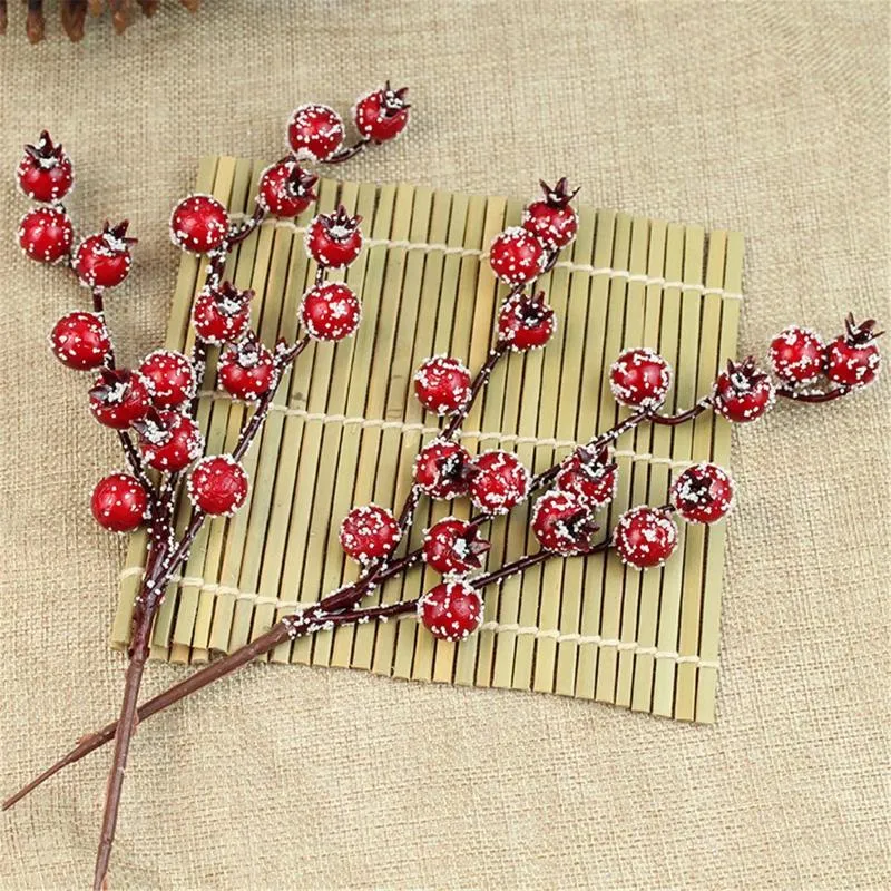 Decorative Flowers 10pcs Artificial Outdoor Red Berries Branches Christmas Snowy Weather Holly DIY Garland Xmas Tree Party Decorations