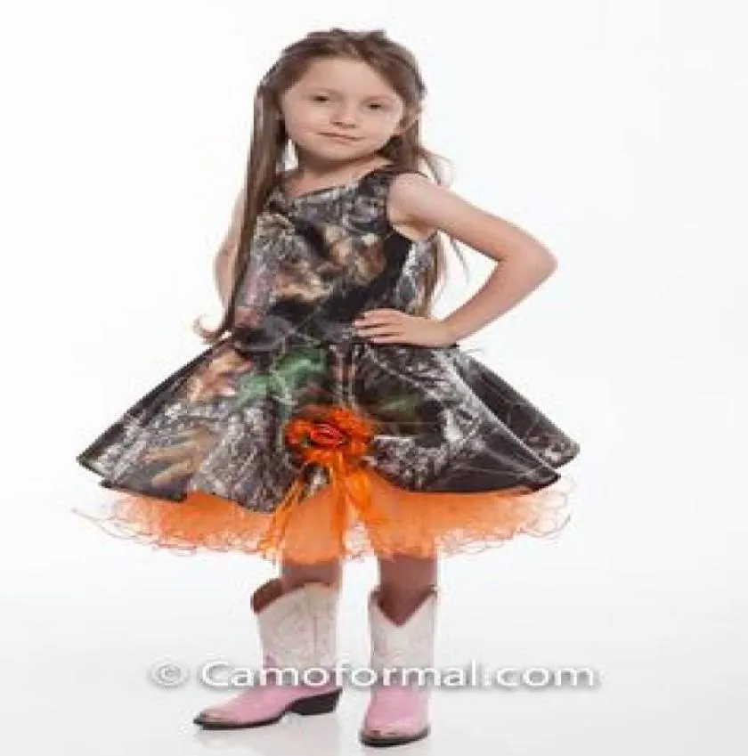 2016 Orange och Camo Flower Girls Dresses Kne Len längd Little Girl Dress Country FaHsion Girl039S Pageant Gowns With Handmade FL6577340