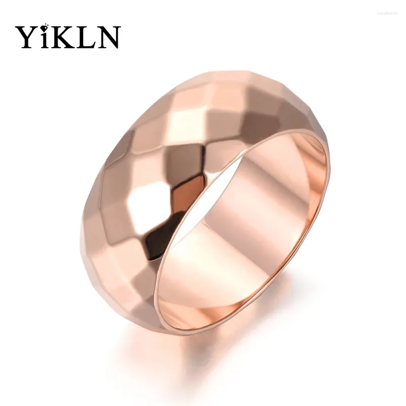 Com pedras laterais yikln 316l aço inoxidável 8mm/6mm/3mm 3 tamanhos corte rosto moda anel largo casamento anéis de noivado jóias para mulher