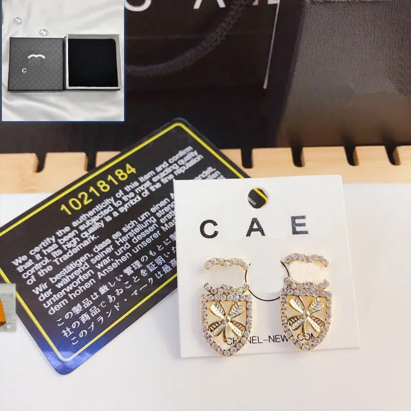Örhänge Stud Brand Designer Crystal örhängen med låda födelsedag kärlek gåva smycken nya lyxguldpläterade örhängen korrekt logotyp varm stil örhängen