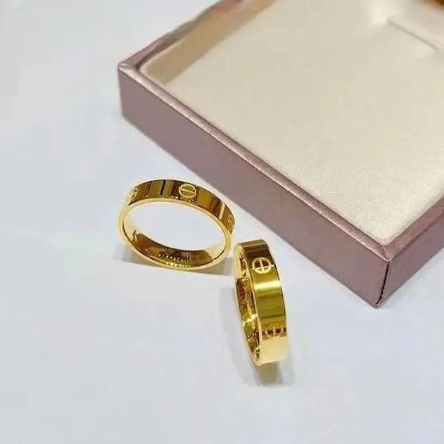 Klassiska Cartres Ring Vietnamese Sha Jin Light Luxury Simple Diamond Mönster Mässing Platerat kort Hem Vegetarian Man och Female Wedding Three Gold Jewelry 8nue