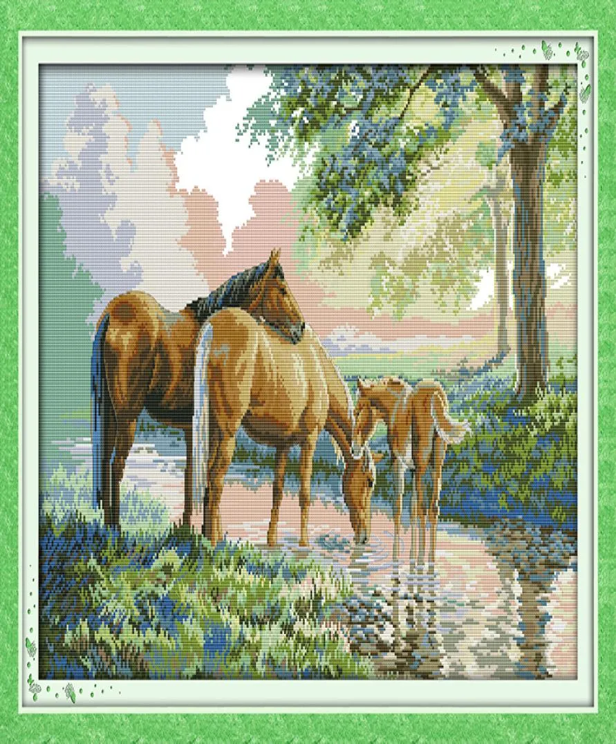 Rodzina koni W Forest Decor Paintings Ręcznie robione narzędzia do rzemieślniczego ściegu haftowe Zestawy robót igłowych Zliczone Drukuj na płótnie D7855145
