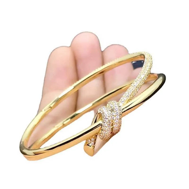 Designer Tiffay och Co Precision Twisted Cord Armband Womens Diamond Double Layer Winding Knot Kont Simple Personality 89SA