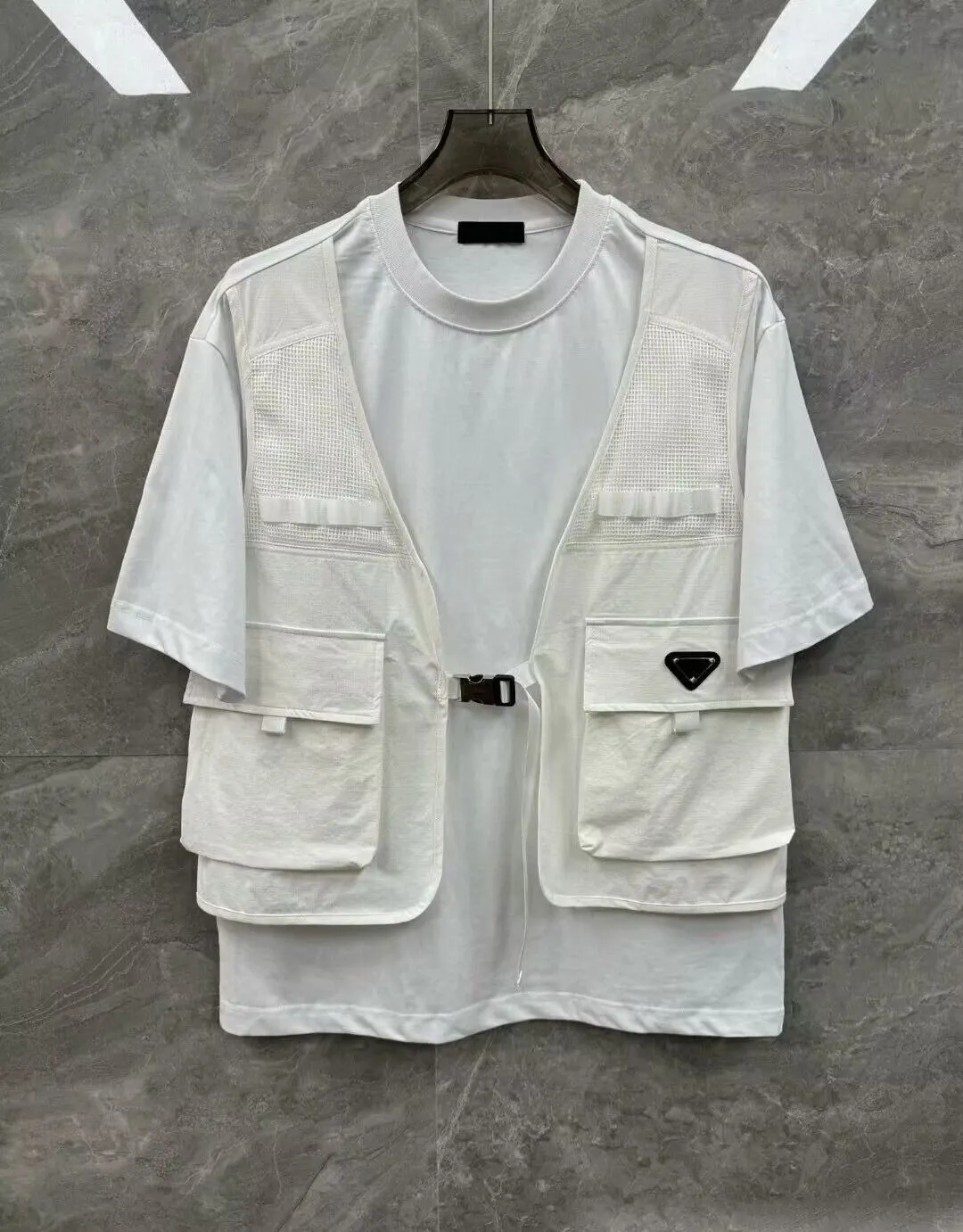 Techwear T Shirts Function Cargo Tops Men Streetwear Prad Hip Hop Tactical T shirt Vest Fake Two Piece Ninja Darkwear Tee Shirt