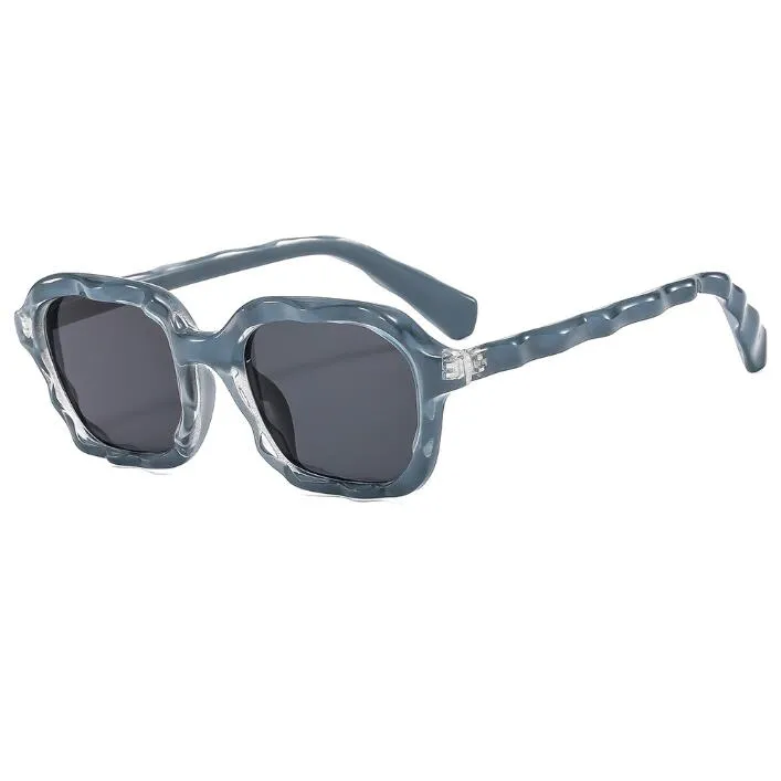 女性のためのトレンディな長方形のサングラス90年代レトロスタイルサングラス屋外旅行100％UV保護ゴーグル