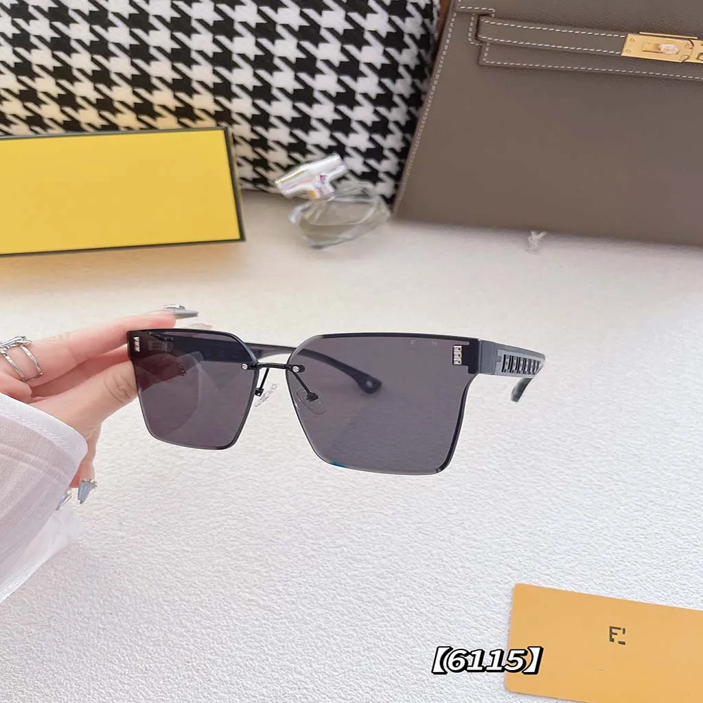 Fashion Sunglasses DESIGNERS Design Uv400 Eyewear PC Hollow out Frame Fashionable woman Glasses Mirror Black 3 colors available Exquisite gift box