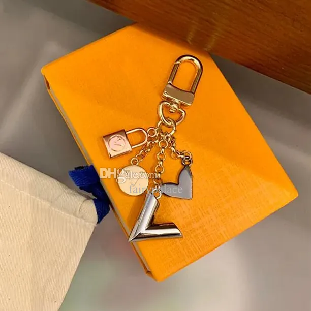 Luxe ontwerper sleutelhanger brief hanger gouden sleutel gesp afneembare sleutelhangers voor heren dames mode sleutels tas hanger