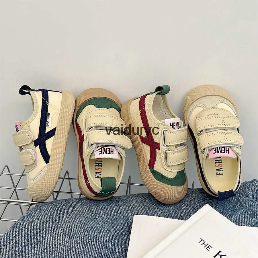 أحذية أحذية الأطفال أحذية القماش 2024 الربيع الجديد Gump Boys Color Contraving خفيفة الوزن Baotou Girls Fashion Shoesh240307