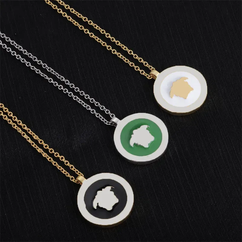 Collane con ciondolo di design di lusso per donna Catena d'oro da uomo Nero Bianco Smalto verde Personalità Collane di marca Uomo Oro Argento Gioielli Regali Coppia calda -3