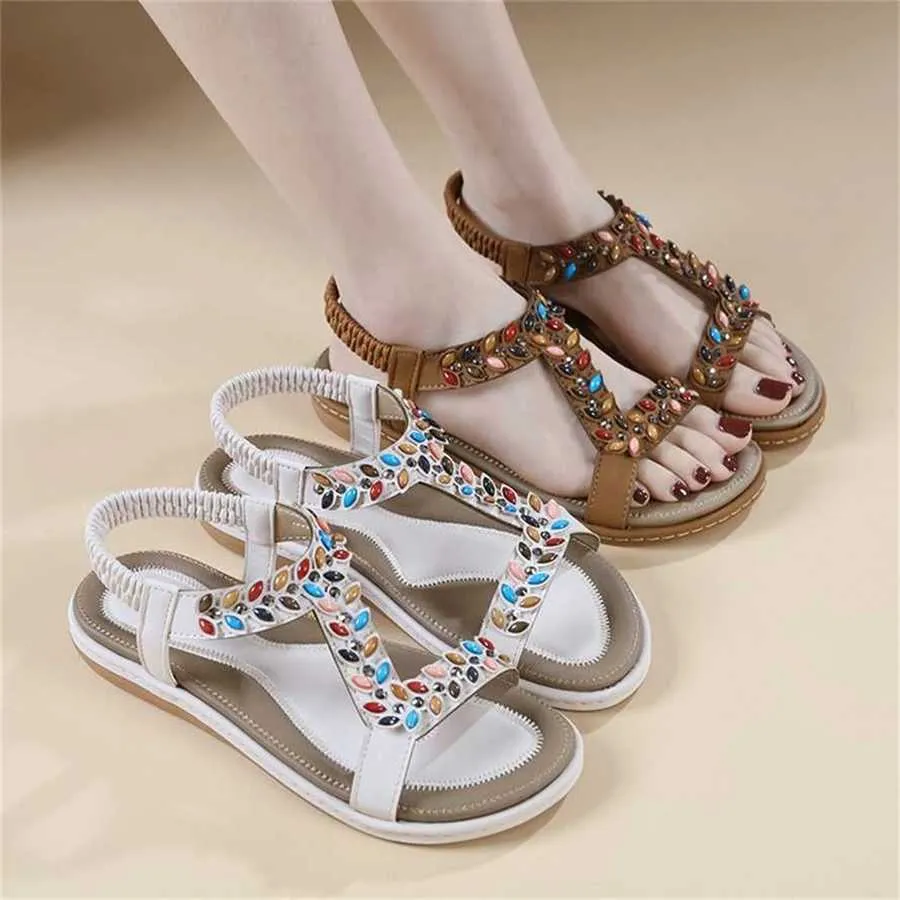 Top New Diamond Roman Style Sandals Heel Shoes Flip Flops For Women Comfortable Versatile Sandles Heels 240228