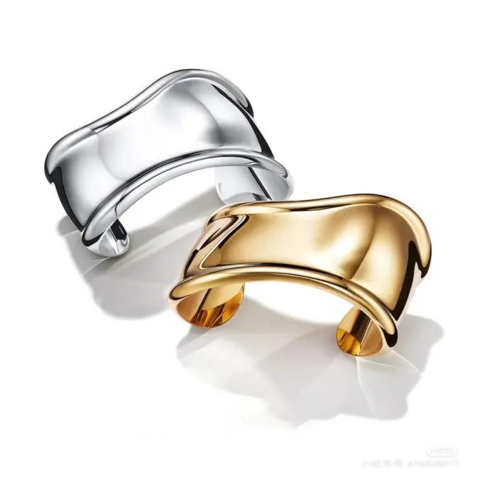 Bangle Armband Designer Armband Lyxsmycken för kvinnor Fashion Bangle Designer Jewerly Womens Gold Cuff Armband Solid Ankel 4732846
