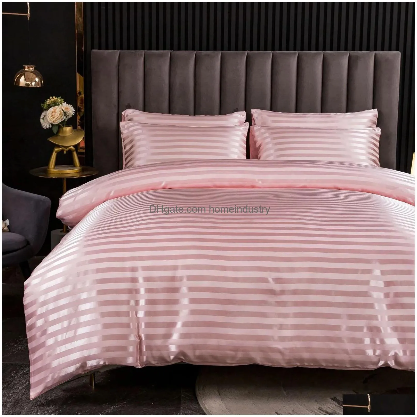 Bedding Sets Satin Duvet Er Twin Fl Queen King Size Stripes Soft Cozy Bed Linen Solid Color Quilt Luxury Set 231025 Drop Delivery Dhoxs