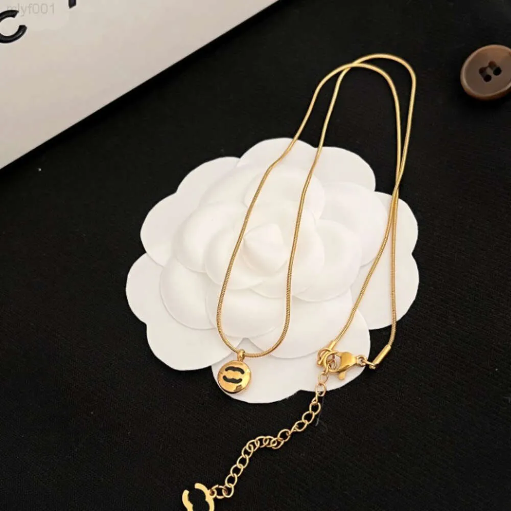 Pendant Necklaces Gold Pendant Brand Women Love Charm Gifts Necklace Stainless Steel Summer Shower No Fade Jewelry Engagement Party Designer Necklaces