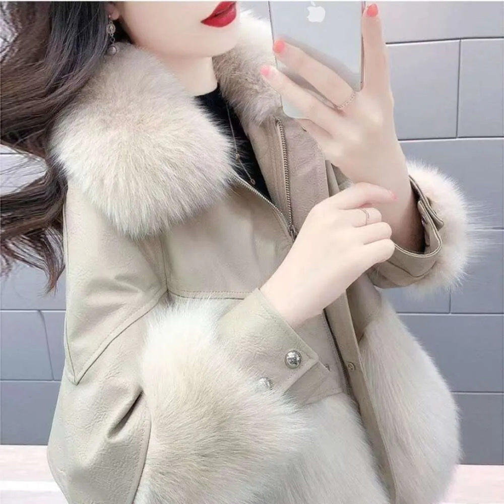 Fourrure pour femmes 2024 hiver nouvelle Version coréenne en cuir PU Imitation renard longueur moyenne épais manteau 398976