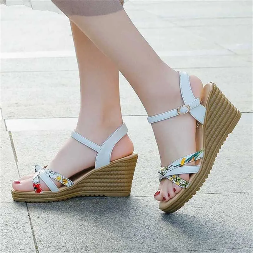 Hot Flip Flop Sandals Summer Sandal Women's Slope High Sandles Heels Fish Mouth One Button Roman Shoes Ankle Strap Wedges 240228