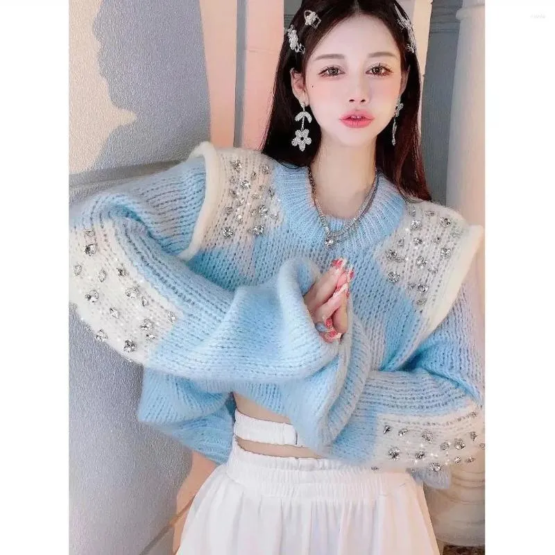 Kvinnors tröjor 2024 Autumn and Winter Korean Version Heavy Industry Nail Bead Sweater Loose Round Neck Bubble Hylsa Sweet 237