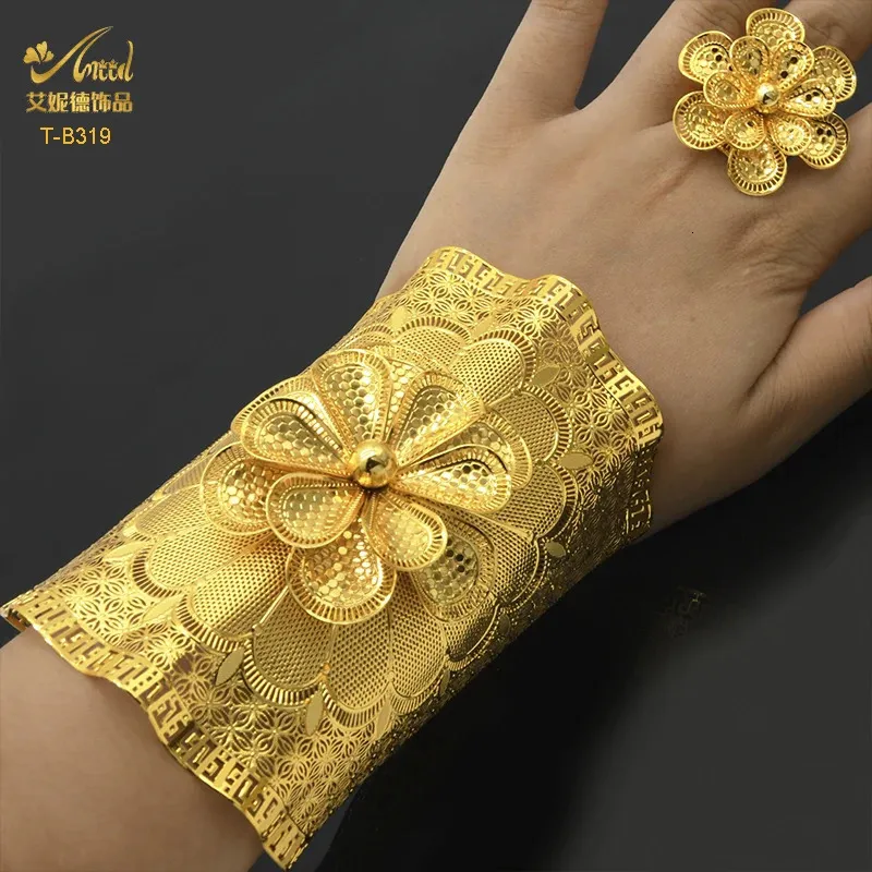 ANIID Dubai Gold Überzogene Frau Armband Hochzeit Manschette Armband Weibliche Braut Designer Blume Armreifen mit Ring Für Frauen Luxus 240228