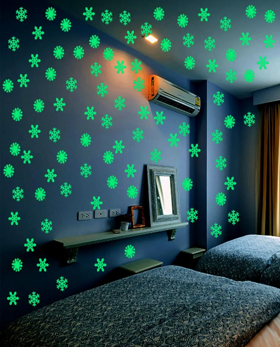 Party Christmas Luminous Snowflake Wall Sticker Glow in the Dark Fluorescerande stjärna för hem Nytt år Xmas Party Decal Stickers1096209