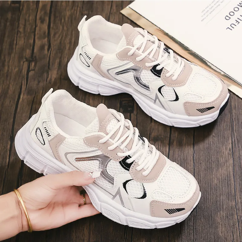 Zapatos Old Daddy, zapatos de mujer, calzado deportivo, zapatillas para correr 2024 en primavera y otoño, zapatos blancos pequeños de comercio transfronterizo de ocio para estudiantes al por mayor para niños.