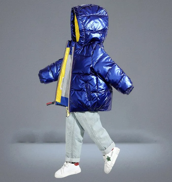 2021年の子供のための冬のジャケットコート女の子シルバーゴールドボーイズカジュアルフード付きコートベビー服のアウトウェアキッドパーカージャケットSnowsu1313010