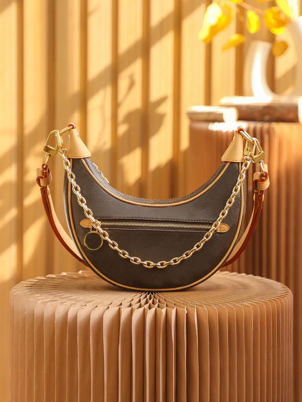 DHgate.com:M81098 old flower Underarm bag Dinner bag Moon