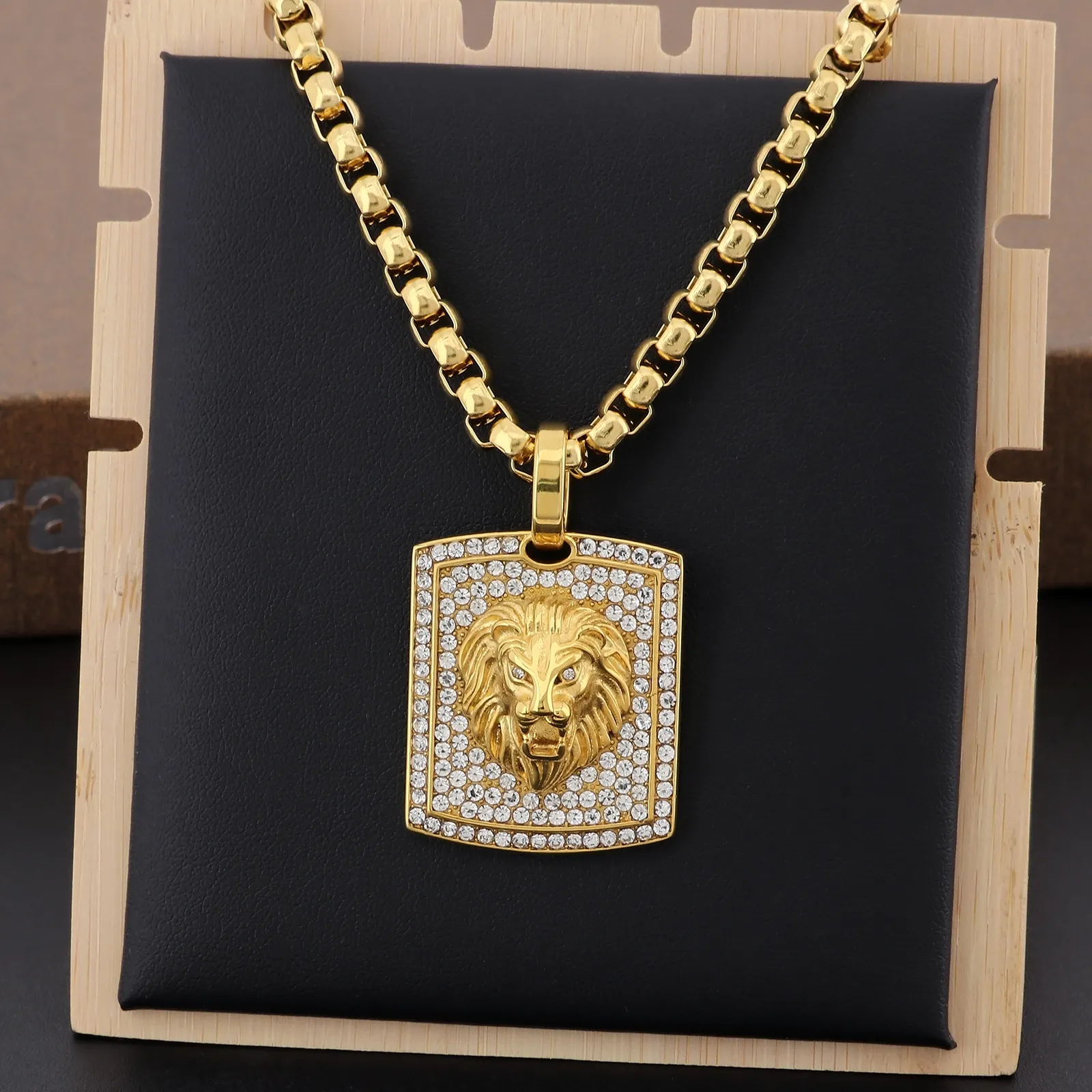 Lyxigt rostfritt stål Rhinestone Drills Dog Tag Biker Lion Pendant Necklace Chain 24 '' för Mens Women Bling