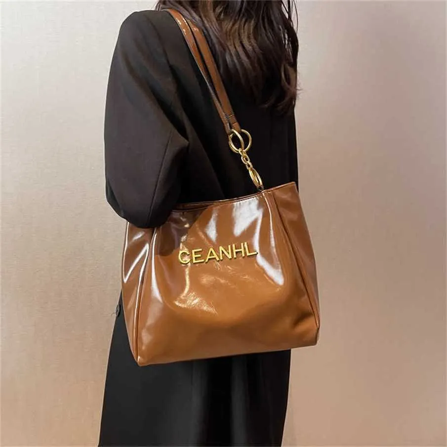 70% Factory Outlet Off Modèle haut et cuir portant un sac pour femme minimaliste pour les déplacements d'été fourre-tout unique en vente