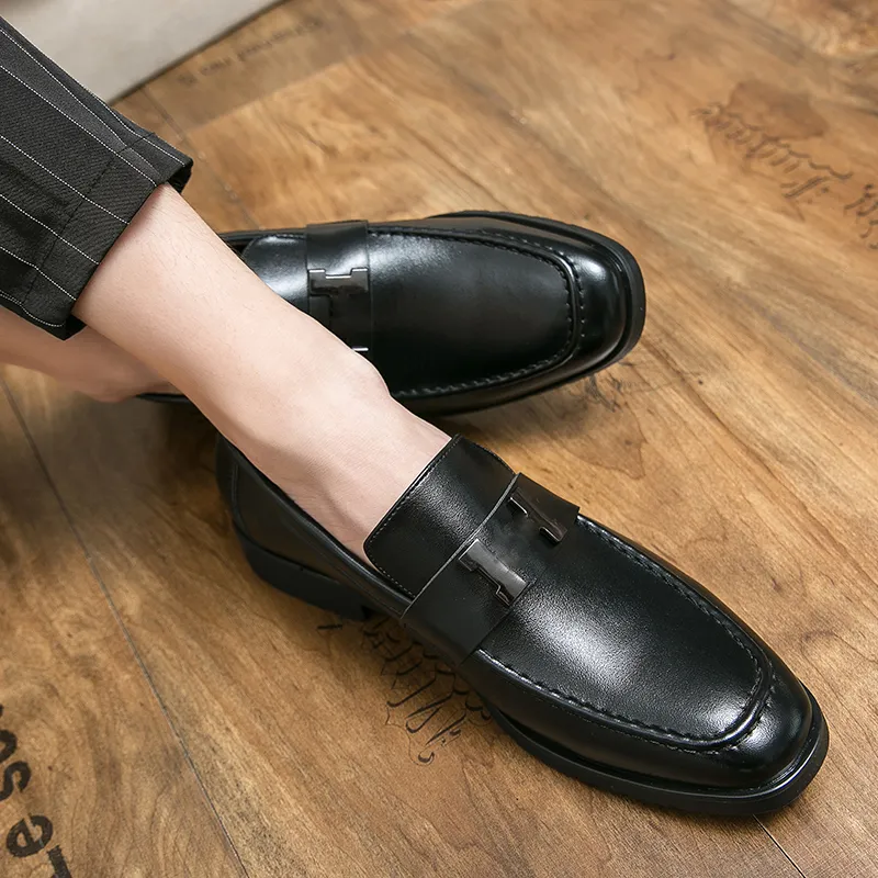 Мужские лоферы на низком каблуке из искусственной кожи, однотонная металлическая пряжка с украшением, Нескользящая классическая британская официальная деловая мужская обувь