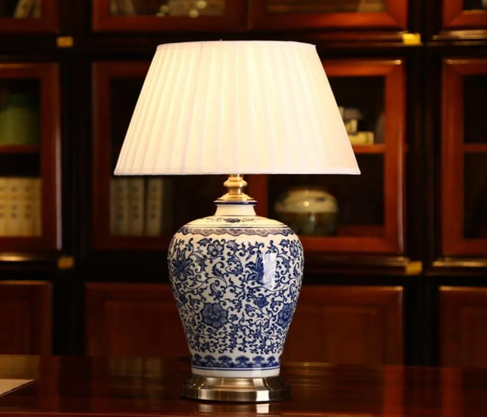 LED-dimbare blauwe en witte porseleinen tafellampen China Flower Chinese Cemaric-bureaulamp Thuis Slaapkamer Bed Zijkant Leestafel Licht3171201