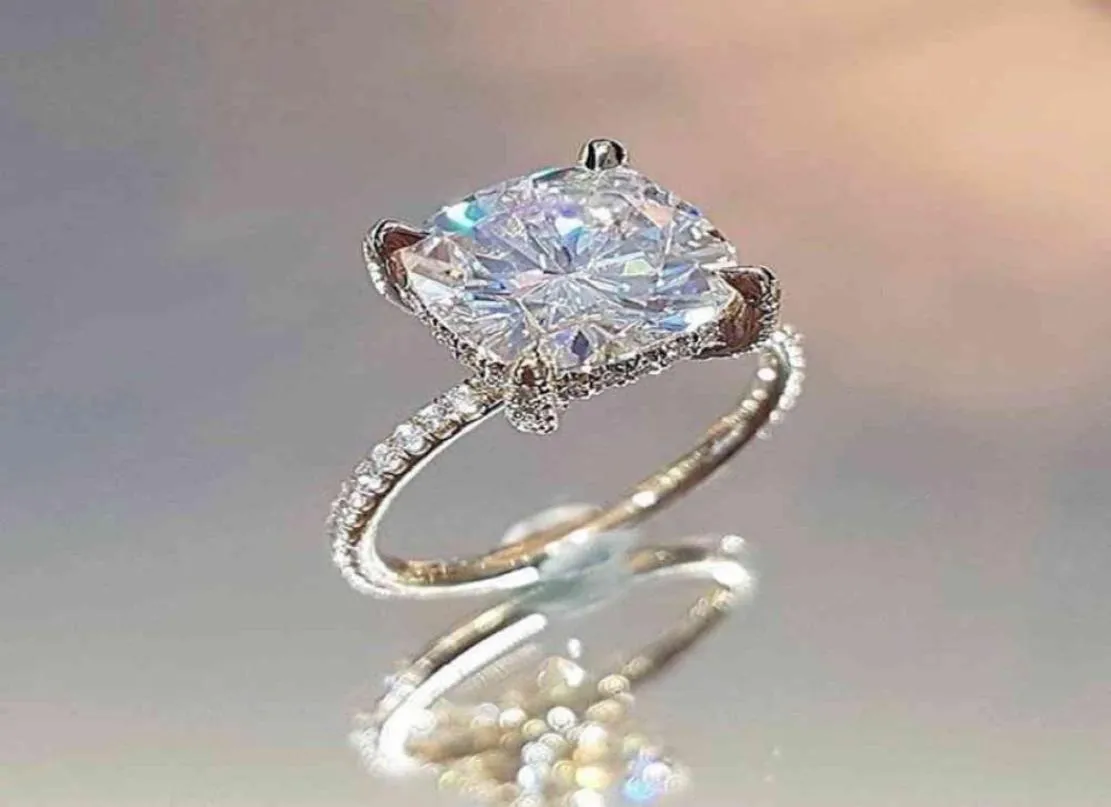 4つの爪Real Solid 925 Sterling Silver 2CT Cushion Cut Diamond Ring Fine Topaz Jewelry Wedding Engainge Rings for Women4973286