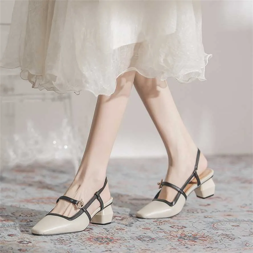 Stijlvolle zomersandaal dames dikke hakvormige nisontwerp hoge damesschoenen kleuraanpassing contrast mode baotou sandalen 240228