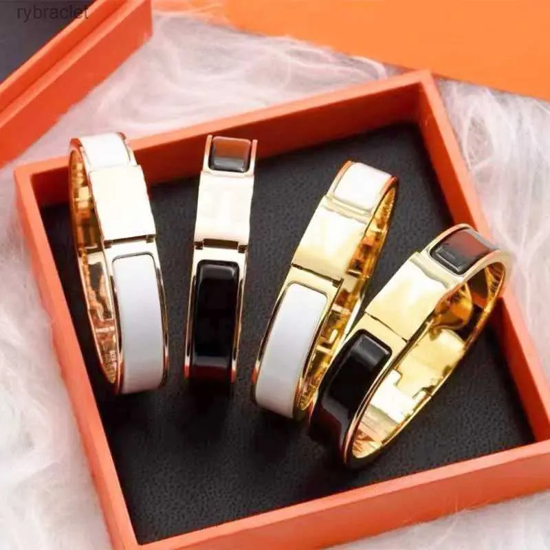 Clic Gold Bracelet Femmes Hommes bracelet bracelet bracelet bijoux de créateur mode classique décontracté sportif unisexe cadeaux bijoux en acier inoxydable 19 couleurs sélectionner bracelets à breloques