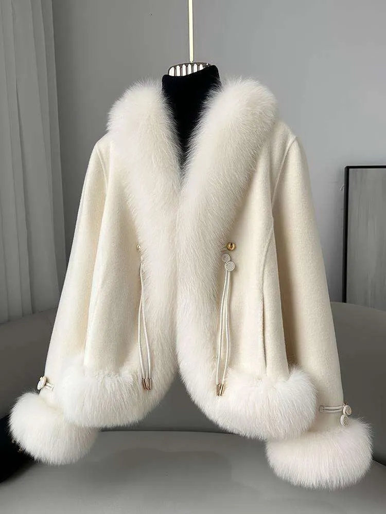 E estilo elegante pele de raposa grama 2023 inverno novo feminino curto ganso para baixo com casaco de lã 659509