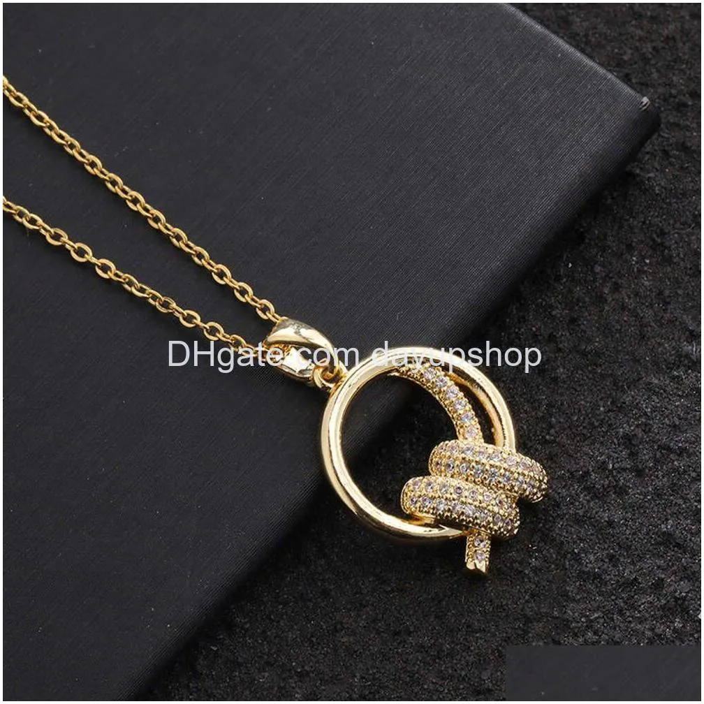 Pendant Necklaces Tlris Amily T Knot Valley Ailing Same Necklacetwisted Rope With Diamond Pendant Necklace For Womens Light Luxury Tit Dhzj9