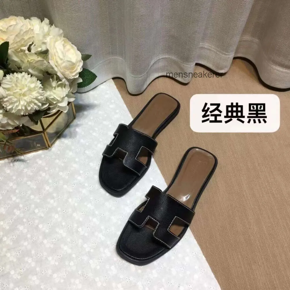 Eine 2024 Outwear Neuer echter Bodendesigner Damen Sommer Sandalen Mode Größe Slipper Wort vielseitig Oranss Leder Flat Lady H-Mop 47dy