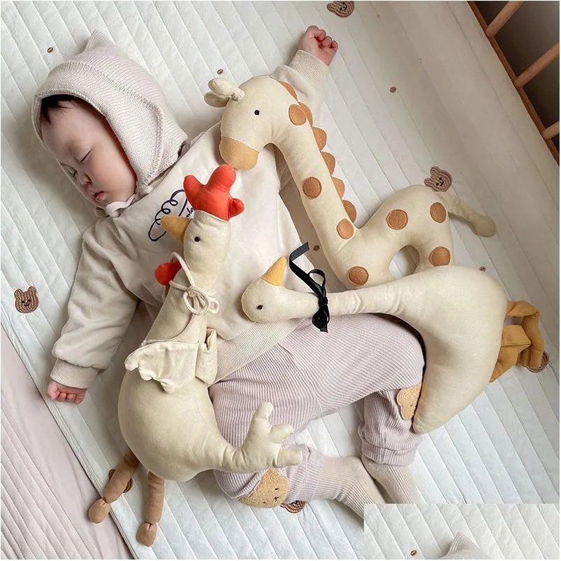 Oreillers en peluche Coussins P Oreillers Coussins Ins Bébé Jouets animaux Poupée en peluche Dessin animé Poulet Girafe Oie Jouet pour enfants Enfants Birt Dhn16