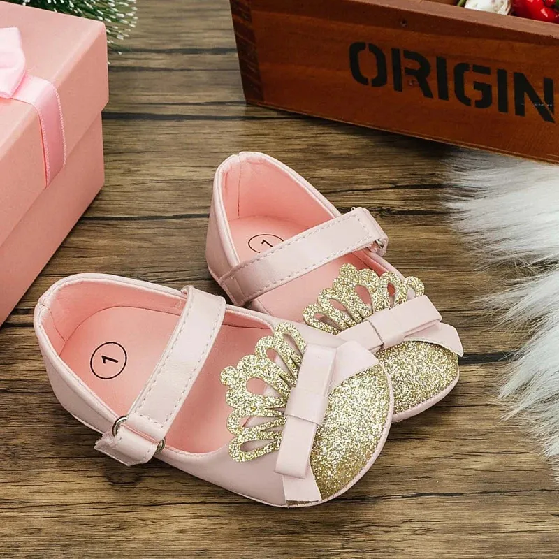 018m Born Baby Girls Shoes 유아 스팽글 스팽글 크라운 블링 프린세스 Nonslip 고무 바닥 부드러운 밑창 Firstwalkers 240307