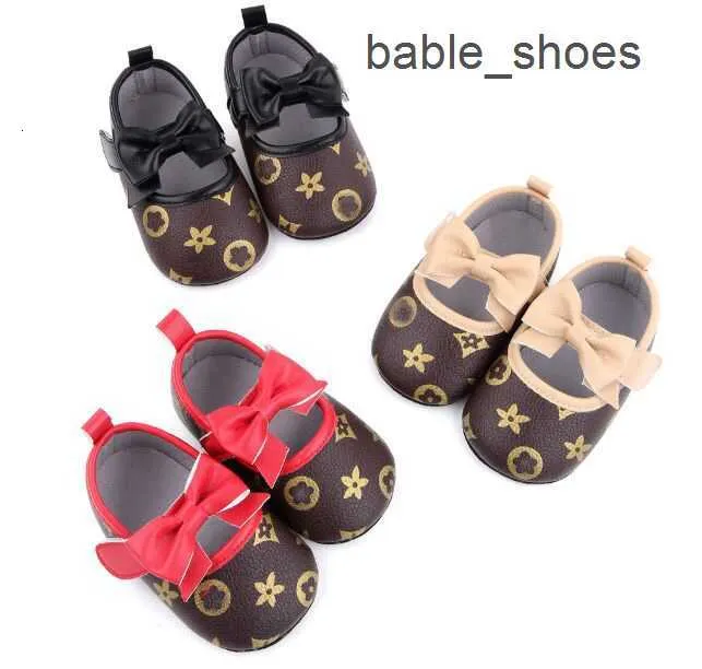 Nieuwe babyschoenen Designer Luxe Vlinder Knoop Prinses Schoenen Voor Baby Meisjes Zachte Zolen Flats mocassins Peuter Wieg