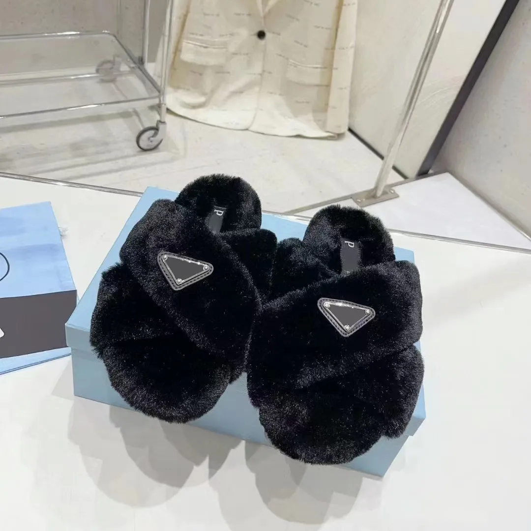 Ny triangel nallebjörn fluffig sandal tofflor vinter mode öppen tå toppkvalitet designer sandale plattform sko ull tazz slide pool kvinna fuzzy päls hus skjutreglage