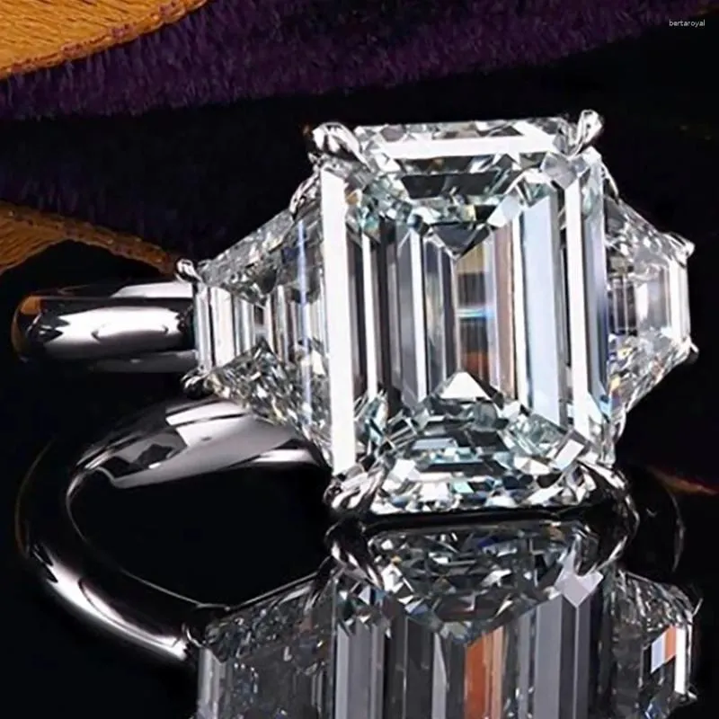 Klusterringar solida 18K vitguldkvinnor ring 1 2 3 4 5 Emerald Moissanite Diamonds Wedding Party Anniversary Engagement Trapezoid