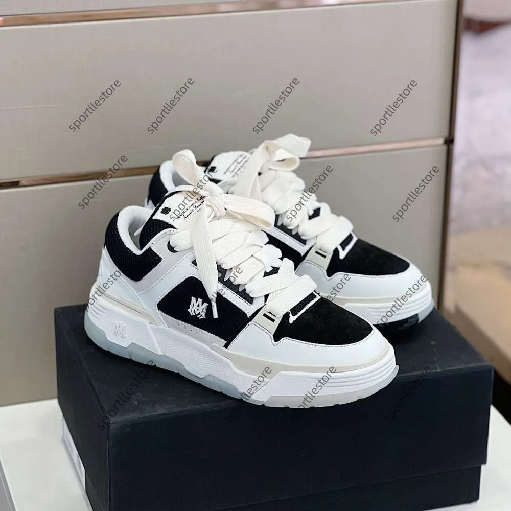 3. Các Loại Giày Thể Thao Size 45 Phổ Biến
