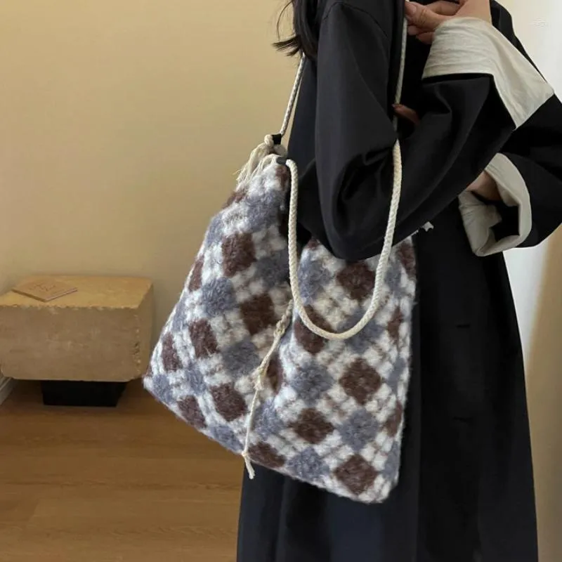 أكياس الكتف xiuya soft plush bag bag plaid plaid كبيرة السعة خمر حقيبة يد harajuku مصممي النمط العصرية crossbody