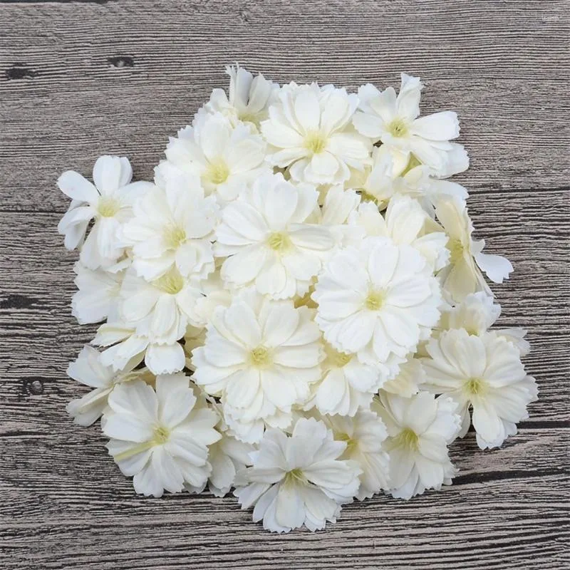 Fiori decorativi 4 cm Daisy lavoro manuale forniture per feste matrimonio fiori finti ghirlande accessori decorazioni per la casa teste artificiali