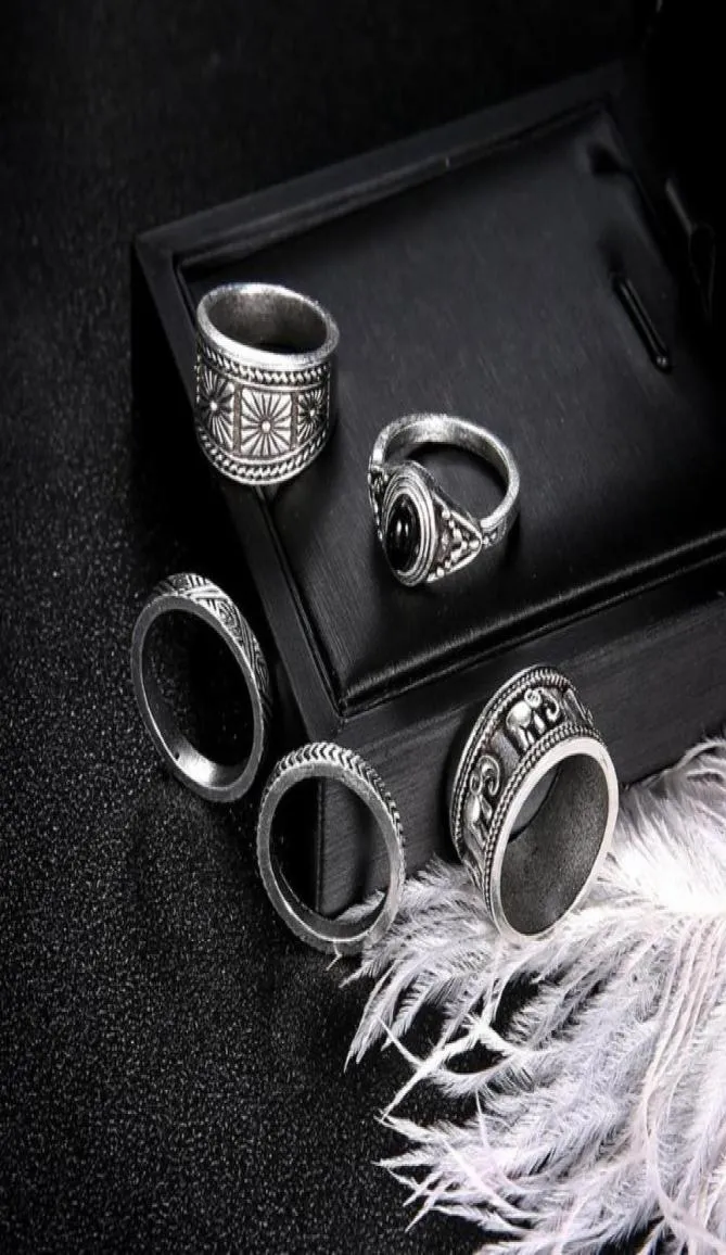 Anéis de casamento 5 Pieceset Moda Cool Ring Set Coreano Retro Personalidade Men039s Women039s Jewelry6292365